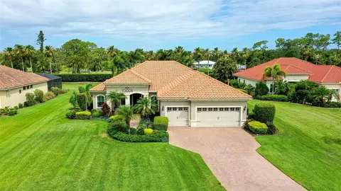 8215 Larkspur Cir, Sarasota, FL 34241