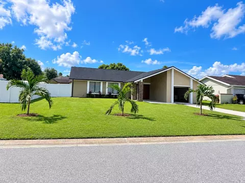 17 S Flag Dr, Kissimmee, FL 34759