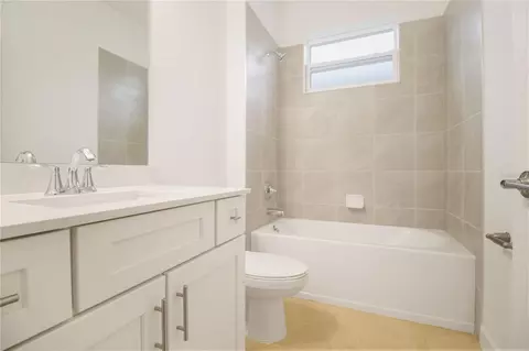 Bath - 18383 Legacy Preserve Dr, Parrish, FL 34219 photo 3 of 3