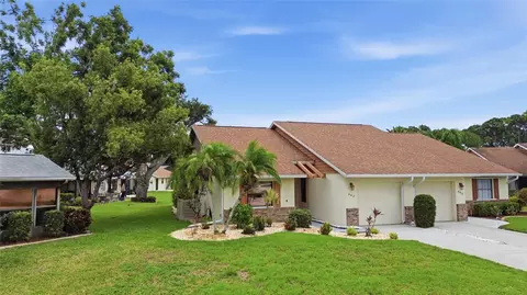 Exterior - 442 Pendleton Dr, Venice, FL 34292 photo 2 of 8