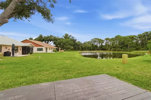 Exterior - 442 Pendleton Dr, Venice, FL 34292 photo 8 of 8