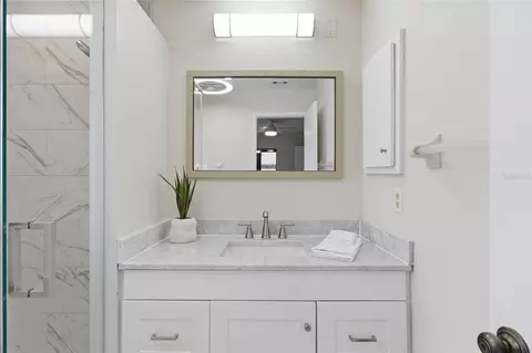Bath - 442 Pendleton Dr, Venice, FL 34292 photo 3 of 5
