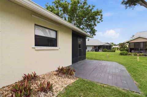 Exterior - 442 Pendleton Dr, Venice, FL 34292 photo 7 of 8