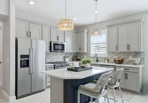 Kitchen - 9350 Ballaster Pointe Loop, Parrish, FL 34219 photo 3 of 5