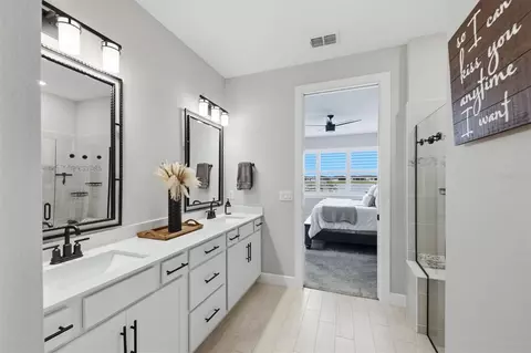 Bath - 9350 Ballaster Pointe Loop, Parrish, FL 34219 photo 1 of 3