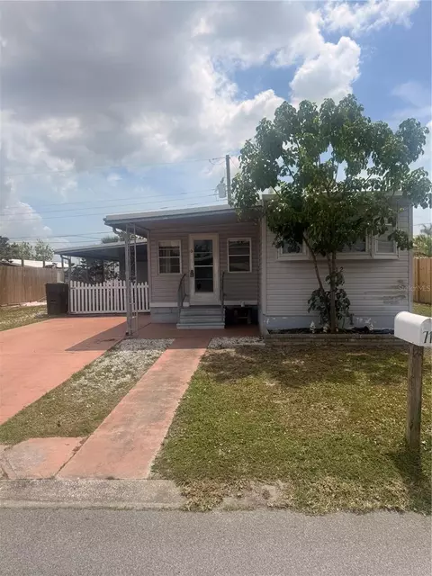 712 50th Avenue Dr W, Bradenton, FL 34207