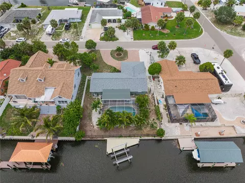 1004 Spindle Palm Way, Apollo Beach, FL 33572