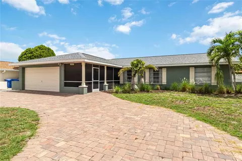 1004 Spindle Palm Way, Apollo Beach, FL 33572