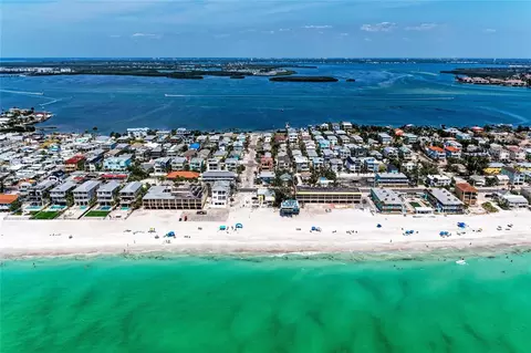 101 25th St N #3, Bradenton Beach, FL 34217