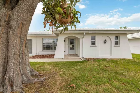 4001 Chinaberry Rd, Bradenton, FL 34208