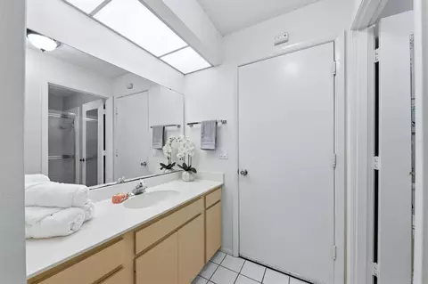 Bath - 6421 Sun Eagle Ln, Bradenton, FL 34210 photo 1 of 4