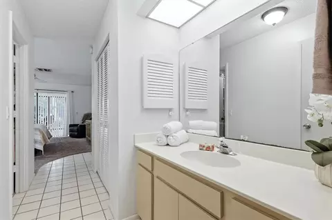 Bath - 6421 Sun Eagle Ln, Bradenton, FL 34210 photo 3 of 4