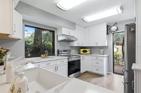 Kitchen - 6421 Sun Eagle Ln, Bradenton, FL 34210 photo 4 of 6