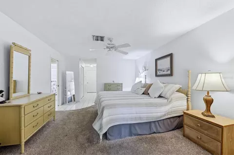 Bedroom - 6421 Sun Eagle Ln, Bradenton, FL 34210 photo 2 of 3