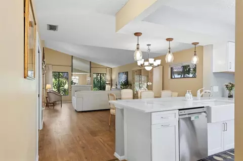 Entry Way - 6421 Sun Eagle Ln, Bradenton, FL 34210 photo 2 of 2