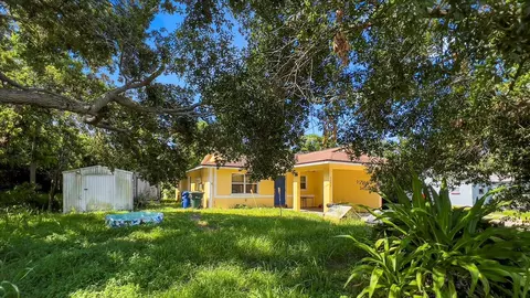 22282232 25th St, Sarasota, FL 34234
