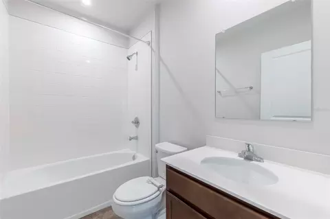 Bath - 17131 11th Ter E, Bradenton, FL 34212 photo 2 of 2