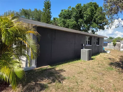917 27th St E, Bradenton, FL 34208 photo 3