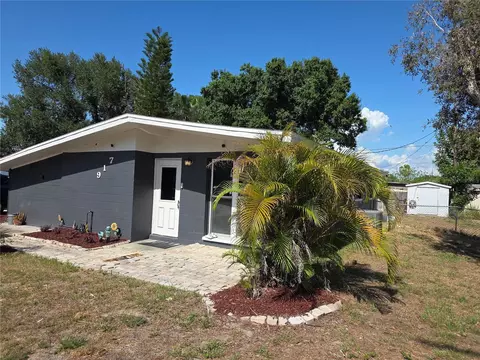 917 27th St E, Bradenton, FL 34208 photo 2