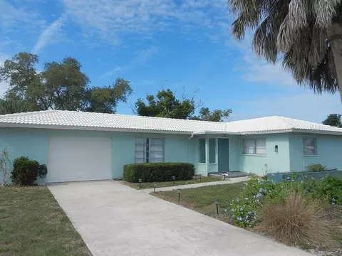 216 Chardin Dr, Nokomis, FL 34275