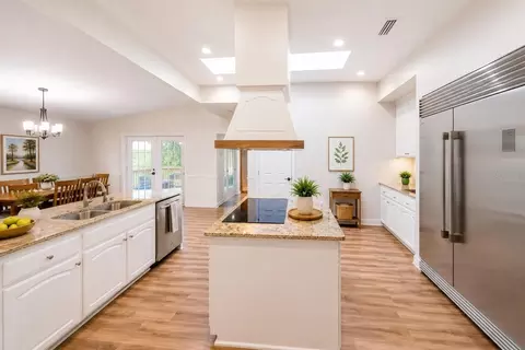 Kitchen - 9502 59th Ave E, Bradenton, FL 34202 photo 3 of 4