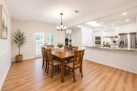 Dining - 9502 59th Ave E, Bradenton, FL 34202 photo 1 of 1