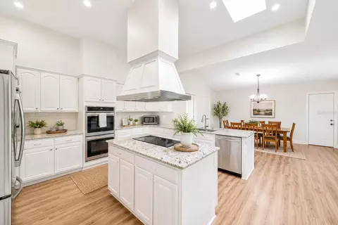 Kitchen - 9502 59th Ave E, Bradenton, FL 34202 photo 2 of 4