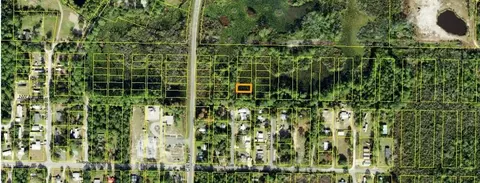 1304 NE 1st St, Carrabelle, FL 32322