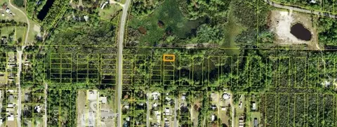 1301 NE 2nd St, Carrabelle, FL 32322
