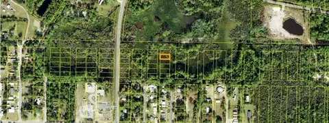 1303 NE 2nd St, Carrabelle, FL 32322