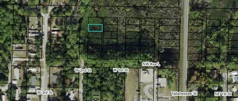 1310 W 2nd St, Carrabelle, FL 32322