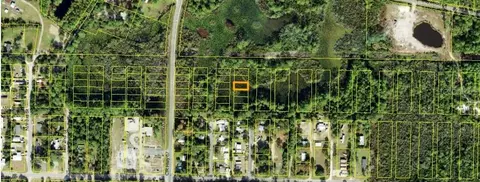 1305 NE 2nd St, Carrabelle, FL 32322