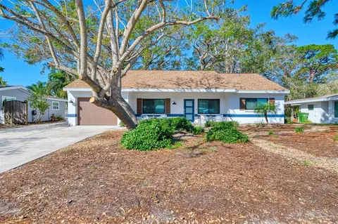 2120 Craft Ln, Sarasota, FL 34239
