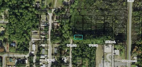 1302 W 2nd St, Carrabelle, FL 32322