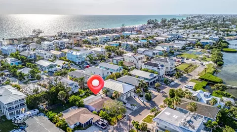 2404 Avenue A, Bradenton Beach, FL 34217