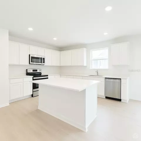 Kitchen - 13218 Sassafras Trial, Parrish, FL 34219 photo 2 of 3