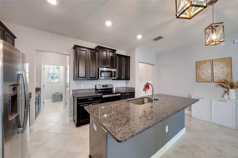 Kitchen - 9646 Ivory Dr, Ruskin, FL 33573 photo 2 of 3