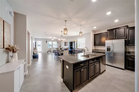 Entry Way - 9646 Ivory Dr, Ruskin, FL 33573 photo 2 of 4