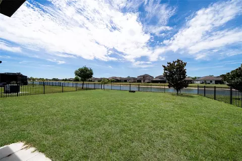 Exterior - 9646 Ivory Dr, Ruskin, FL 33573 photo 6 of 11