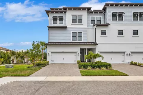 Exterior - 3027 Bermuda Sloop Cir, Ruskin, FL 33570 photo 1 of 12