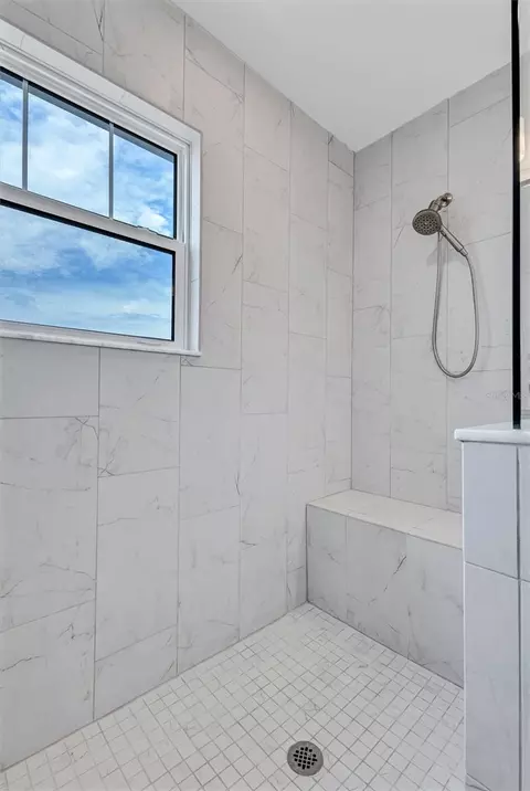 Bath - 3027 Bermuda Sloop Cir, Ruskin, FL 33570 photo 3 of 6