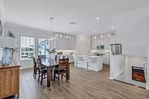 Dining - 3027 Bermuda Sloop Cir, Ruskin, FL 33570 photo 2 of 3