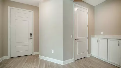 Entry Way - 10026 Cross River Trl, Parrish, FL 34219 photo 4 of 5