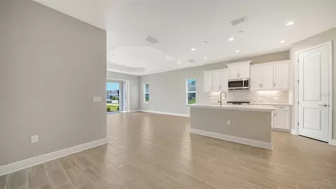 Living - 10026 Cross River Trl, Parrish, FL 34219 photo 7 of 7