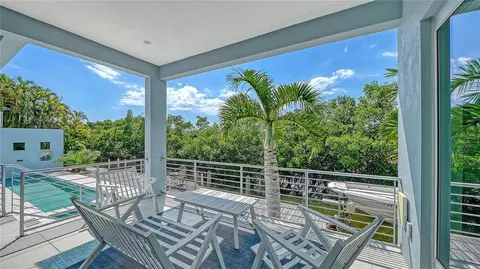 705 Jungle Queen Way, Longboat Key, FL 34228