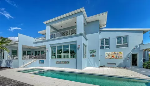 705 Jungle Queen Way, Longboat Key, FL 34228