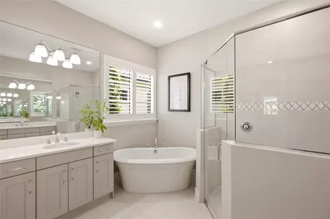 Bath - 7908 Matera Ct, Bradenton, FL 34202 photo 2 of 8