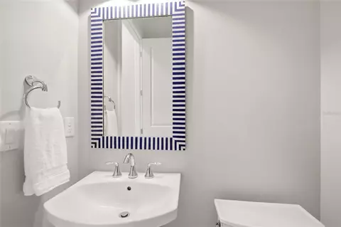 Bath - 7908 Matera Ct, Bradenton, FL 34202 photo 6 of 8