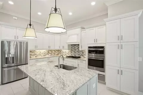Kitchen - 7908 Matera Ct, Bradenton, FL 34202 photo 2 of 3