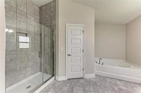 Bath - 9421 43rd Ct E, Parrish, FL 34219 photo 2 of 3